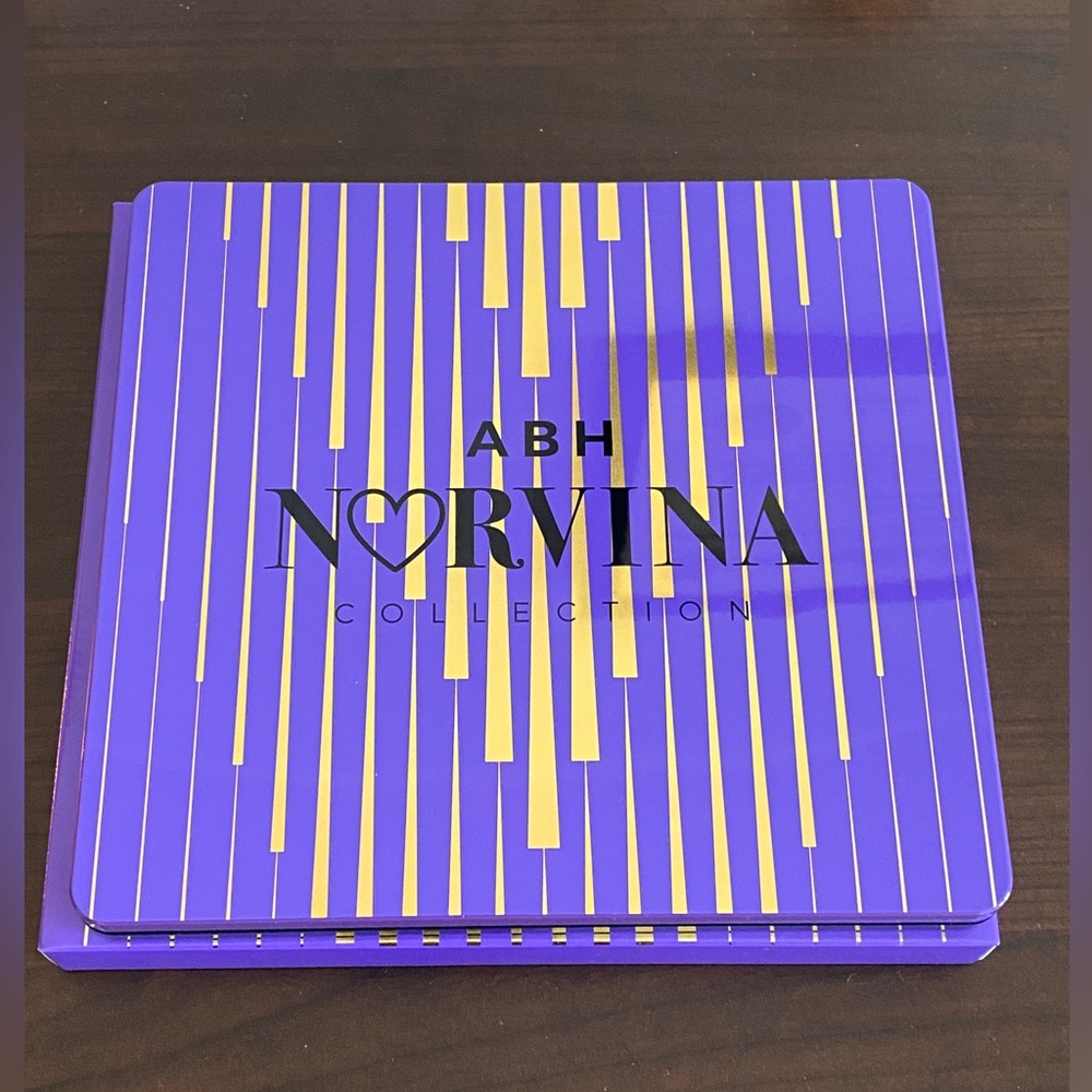 Anastasia Beverly Hills NORVINA Pro Pigment Palette Vol. 1